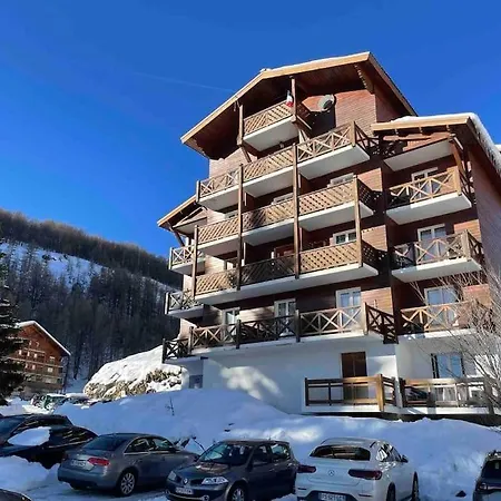Allos, Pieds Des Pistes, A 10 Minutes De La Base De Loisirs * Allos